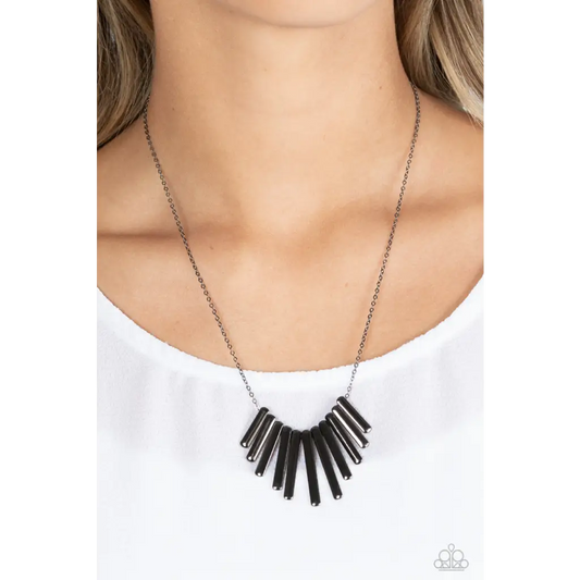 Leading MANE - Black Necklace - Necklaces