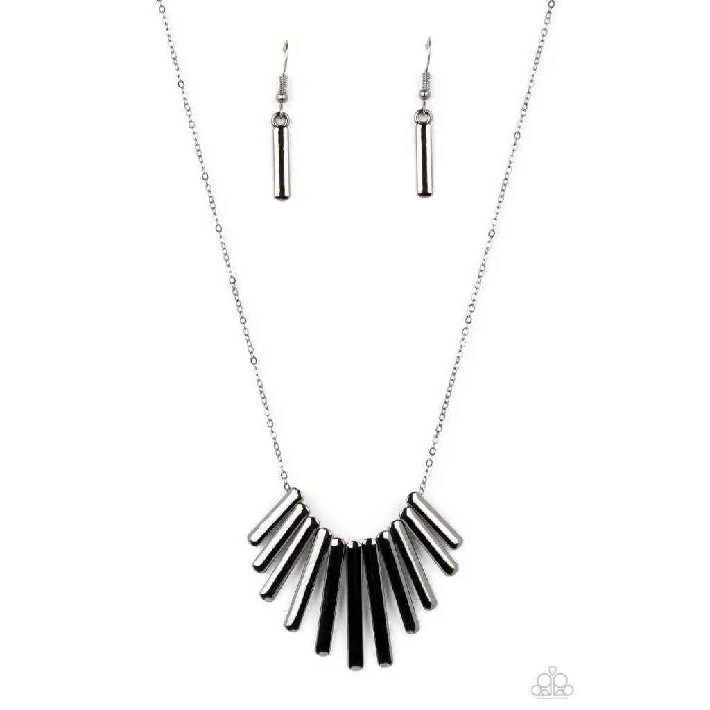 Leading MANE - Black Necklace - Necklaces