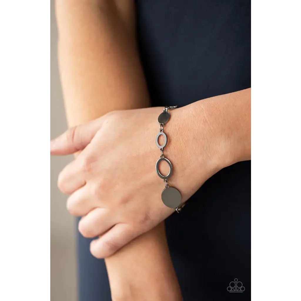 OVAL and Out - Black Bracelet - Deb's Jazzy Jems