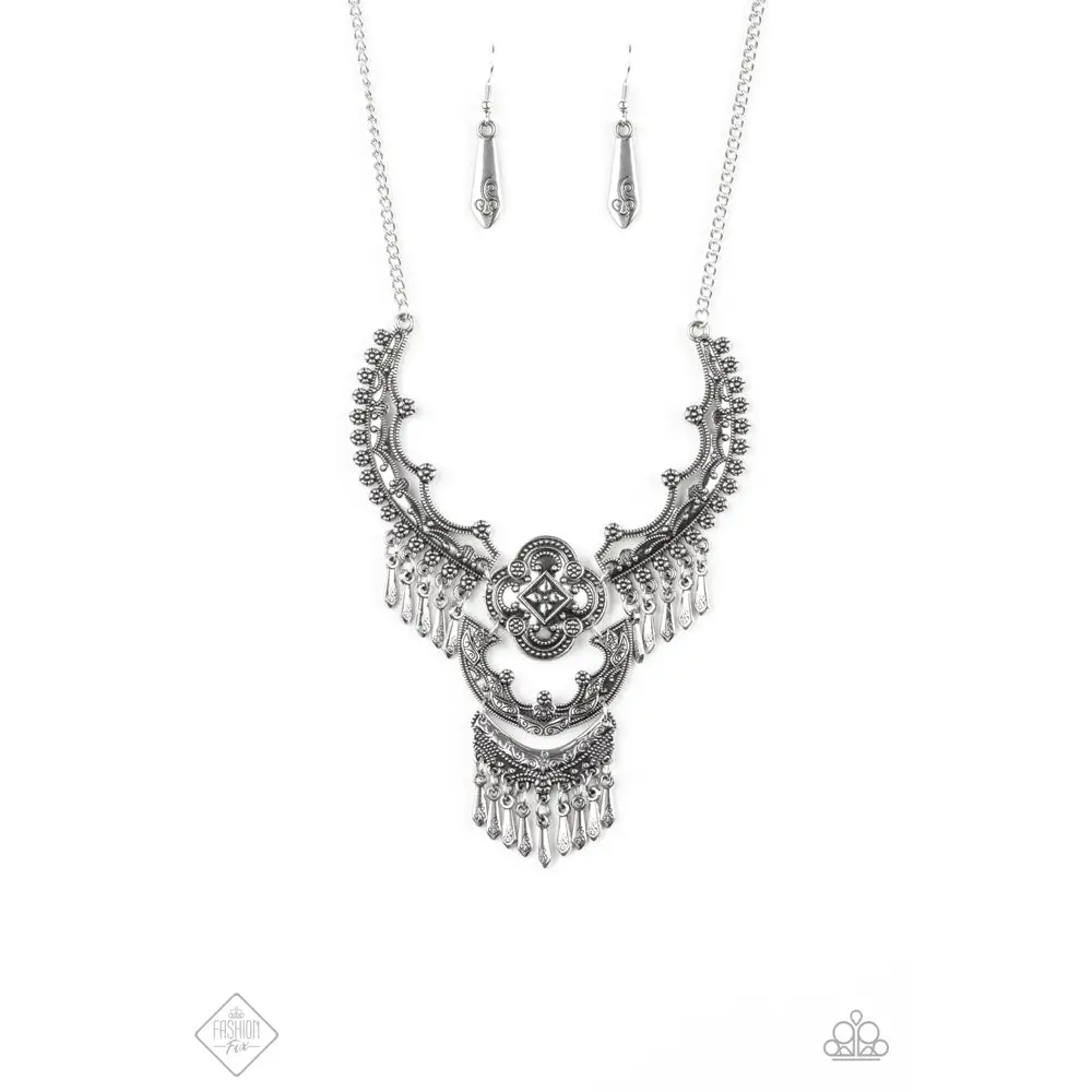 Rogue Vogue - Silver Necklace - Necklaces