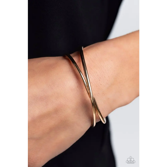 Teasing Twist - Gold Bracelet - Bracelets